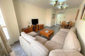 Smart TV - Belvilla by OYO Holiday home in Los Alcazares (Los Alcazares)