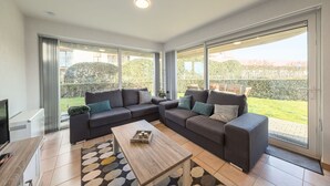 Smart TV - Ground floor apartment with large garden (Middelkerke)