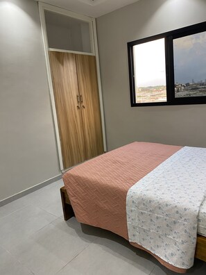 1 habitación, wifi y ropa de cama
