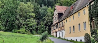 Lakeside Comfort with Garden