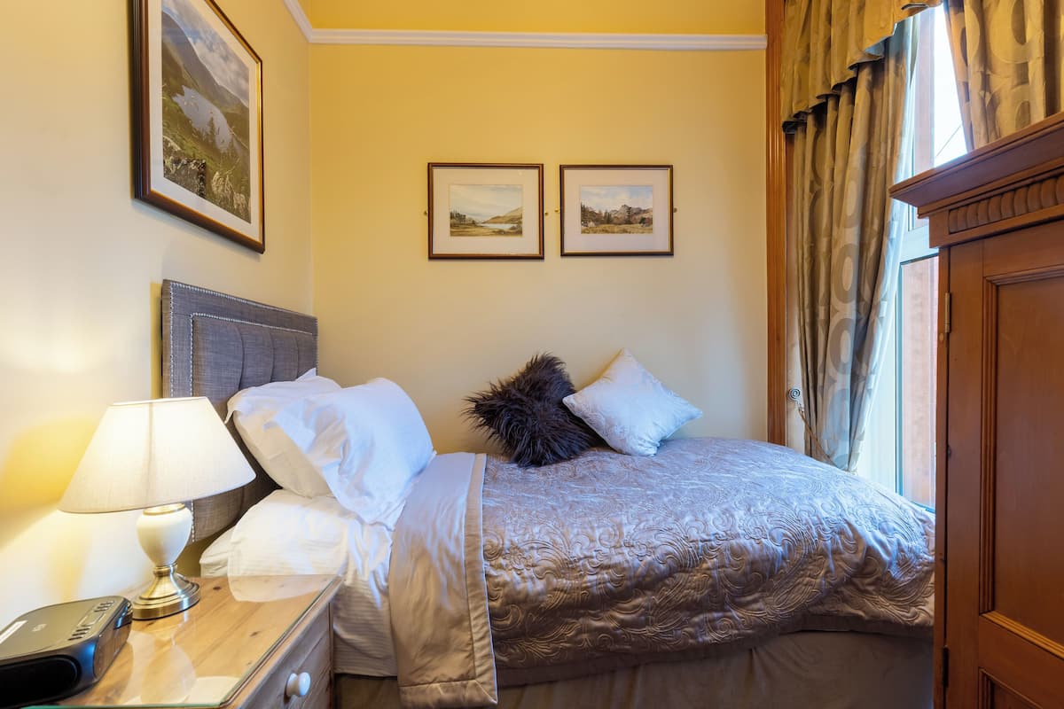 Quarto solteiro clássico | Roupas de cama premium, individualmente decorados