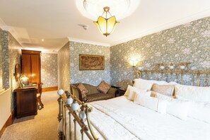 Deluxe suite, 1 kingsize bed | Luxe beddengoed, individueel gedecoreerd, individueel gemeubileerd