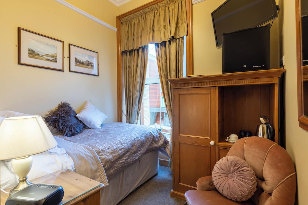 Classic Single Room | 1 bedroom, premium bedding, individually decorated