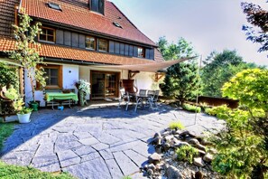 Terrace/patio - Elegante Ferienwohnung mit Außenpool Schwarzwald (Herrischried)