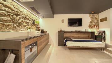 1 bedroom, in-room safe, iron/ironing board, WiFi