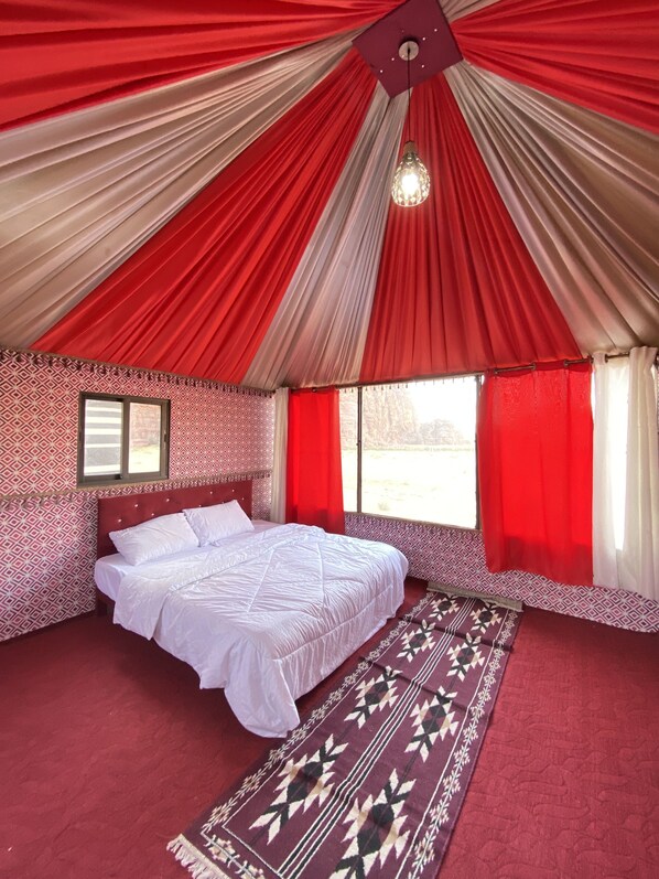 Chambre Panoramique Double ou avec lits jumeaux, salle de bains privée, vue montagne