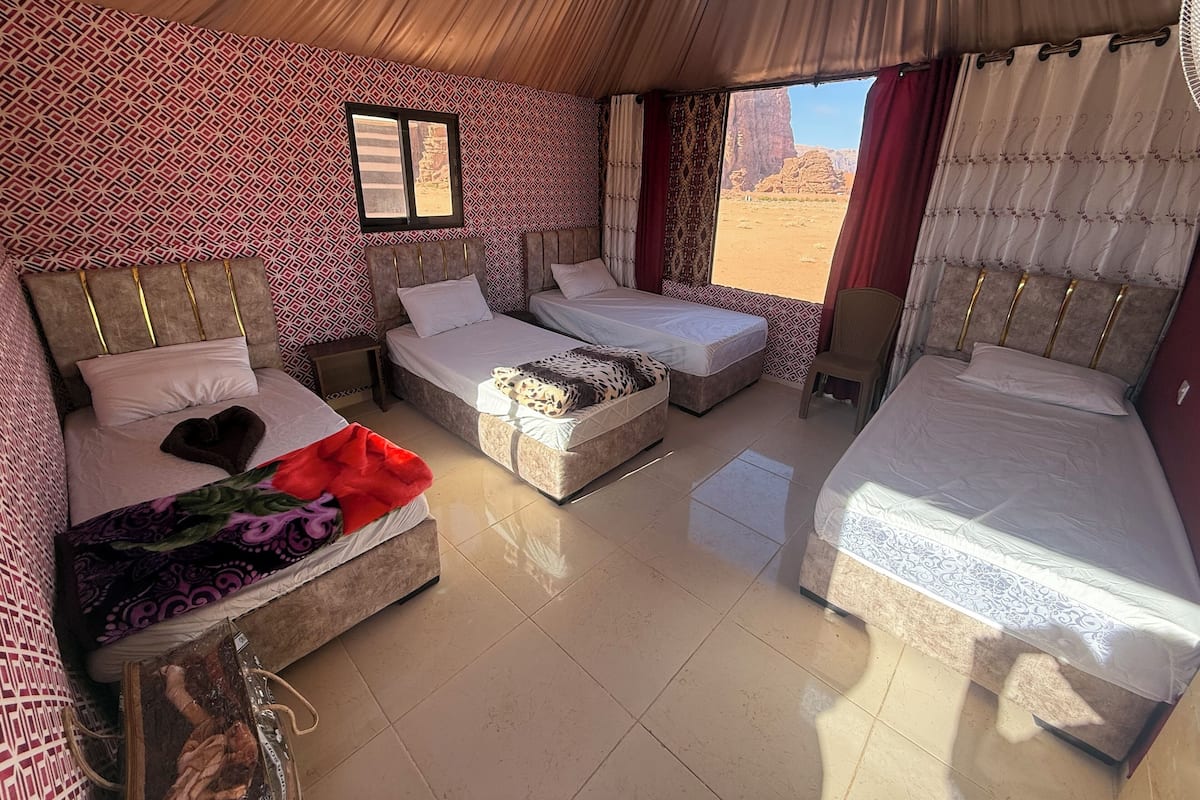 Deluxe Quadruple Room, 1 Bedroom, Private Bathroom, Mountain View | Hypo-allergenic bedding, individually decorated, individually furnished