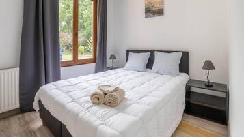 4 habitaciones, tabla de planchar con plancha y wifi