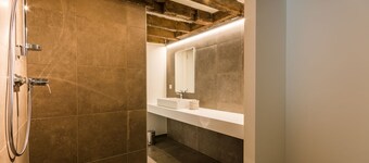 Moderne feriehus i Assenede med privat hage