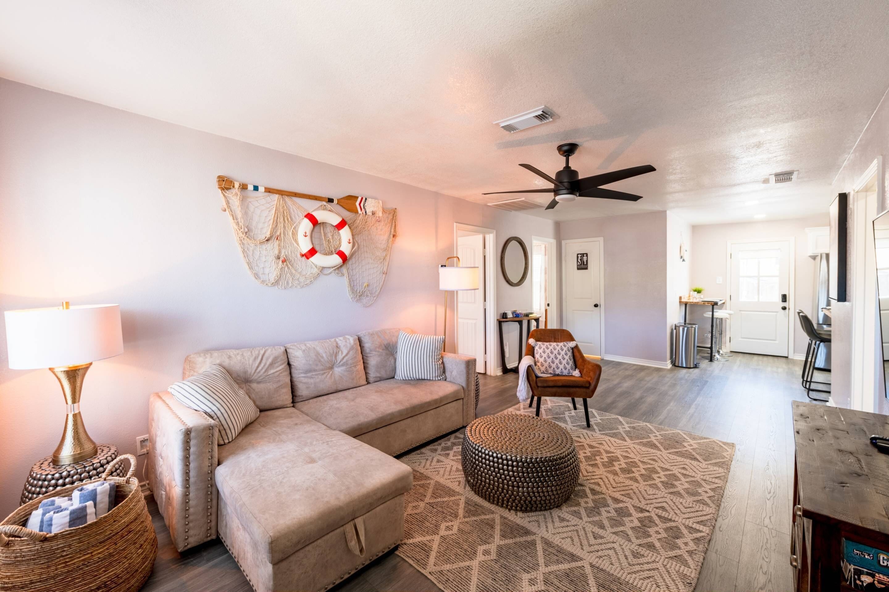 New 3BR Cottage| $200 Free Activities Daily| Midtown Galveston| 1mi to Beach| Dogs Ok |Fenced Yard
