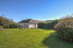 Exterior - Seaside Escape for Families (Aure sur Mer)