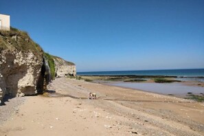 Beach nearby - Seaside Escape for Families (Aure sur Mer)