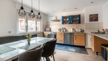 Kühlschrank, Ofen, Herdplatte, Geschirrspüler