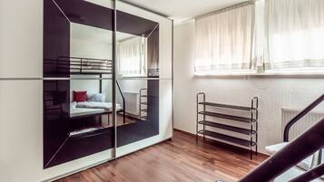 3 bedrooms, travel crib, free WiFi