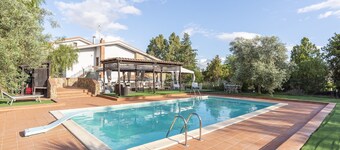 Villa a Enna con piscina vicino al Sicilia Outlet