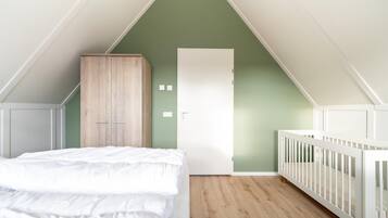 4 bedrooms, free WiFi, bed sheets