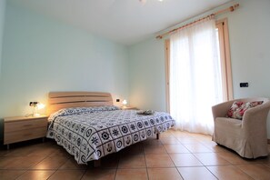 2 soverom, strykejern/-brett, reiseseng for barn og wi-fi