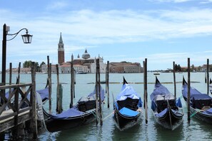 Marina - Belvilla by OYO Appartamento nero (Jesolo)