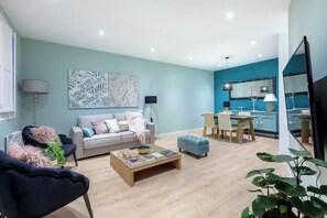 Smart TV, printers - Tasteful Madrid Centre Rios Rosas - Business Ready (Madrid)