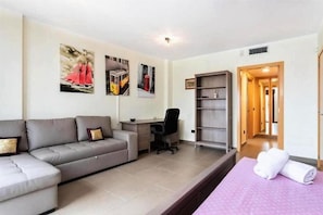 4 habitaciones, tabla de planchar con plancha y wifi gratis