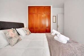 3 habitaciones, tabla de planchar con plancha y wifi gratis 