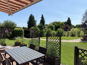 Outdoor dining - Schöne und Komfortable Ferienwohnung in Klamp/lütjenburg an der Ostsee (Klamp)