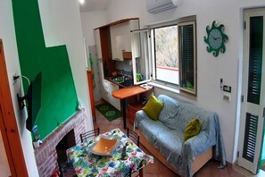 Living area - Amazing Home in Campania (Campania)