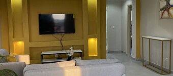 This new Cozy and spacious 2 bedrooms/ 2 bathrooms has beauty and convenience.
