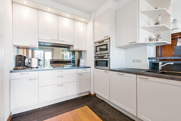 Frigorífic, microones, forn i placa de cuina