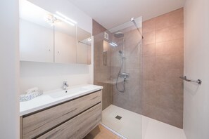 Douche, séchoir à cheveux