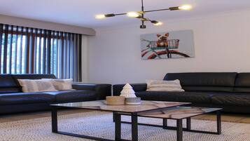 Smart-tv en een open haard