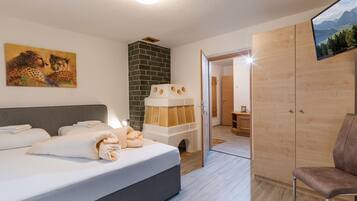 6 Schlafzimmer, Bügeleisen/Bügelbrett, kostenloses WLAN