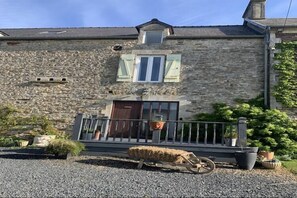Exterior - Tranquil Cottage in Normandy (Sainte-Marguerite-d'Elle)