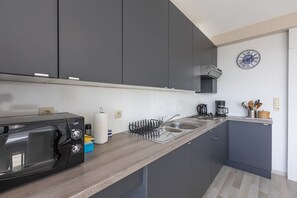 Fridge, microwave, stovetop, coffee/tea maker - Studio on the 5th floor with a beautiful view (Middelkerke)