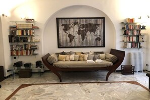 Living area - LARGE LOFT A STONE'S THROW FROM THE VATICAN (Roma)