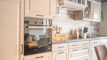 Réfrigérateur, four, plaque de cuisson, lave-vaisselle