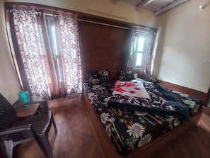 Interior - Hotel Oak Roots (Nainital)