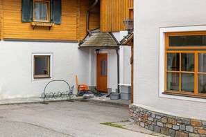 Exterior - Apartment in Mariapfarr near Ski Slopes (Mariapfarr)