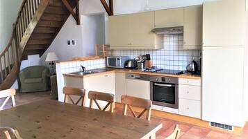 Réfrigérateur, micro-ondes, four, lave-vaisselle