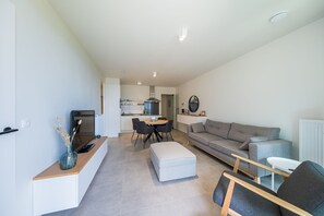 Smart TV - New-build apartment near the city center (Middelkerke)