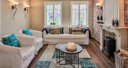 Cottage by Wadden Sea with Scenic Views