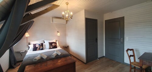 Gîte, SPA et piscine du Château 15 personnes