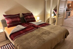 3 bedrooms, free WiFi, bed sheets