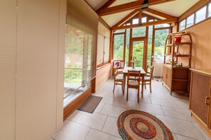 Dining - Magnificent home in Tilf with garden (Tilf)