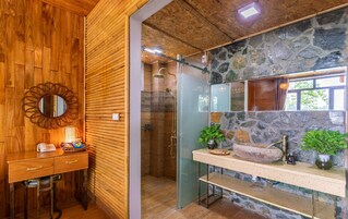 Premium Room | Bathroom | Designer toiletries, hair dryer, bathrobes, slippers