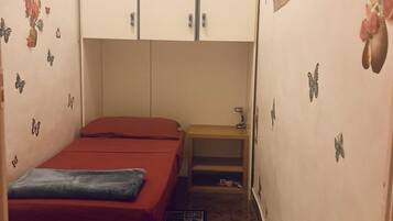 1 camera, ferro/asse da stiro, Wi-Fi gratuito, lenzuola