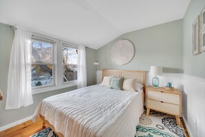 4 Schlafzimmer, Schreibtisch, Bügeleisen/Bügelbrett, Reisekinderbett