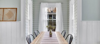 Beach Retreat - 5 beds , 2 kitchens @ Salt Island- Westbrook -walk to water