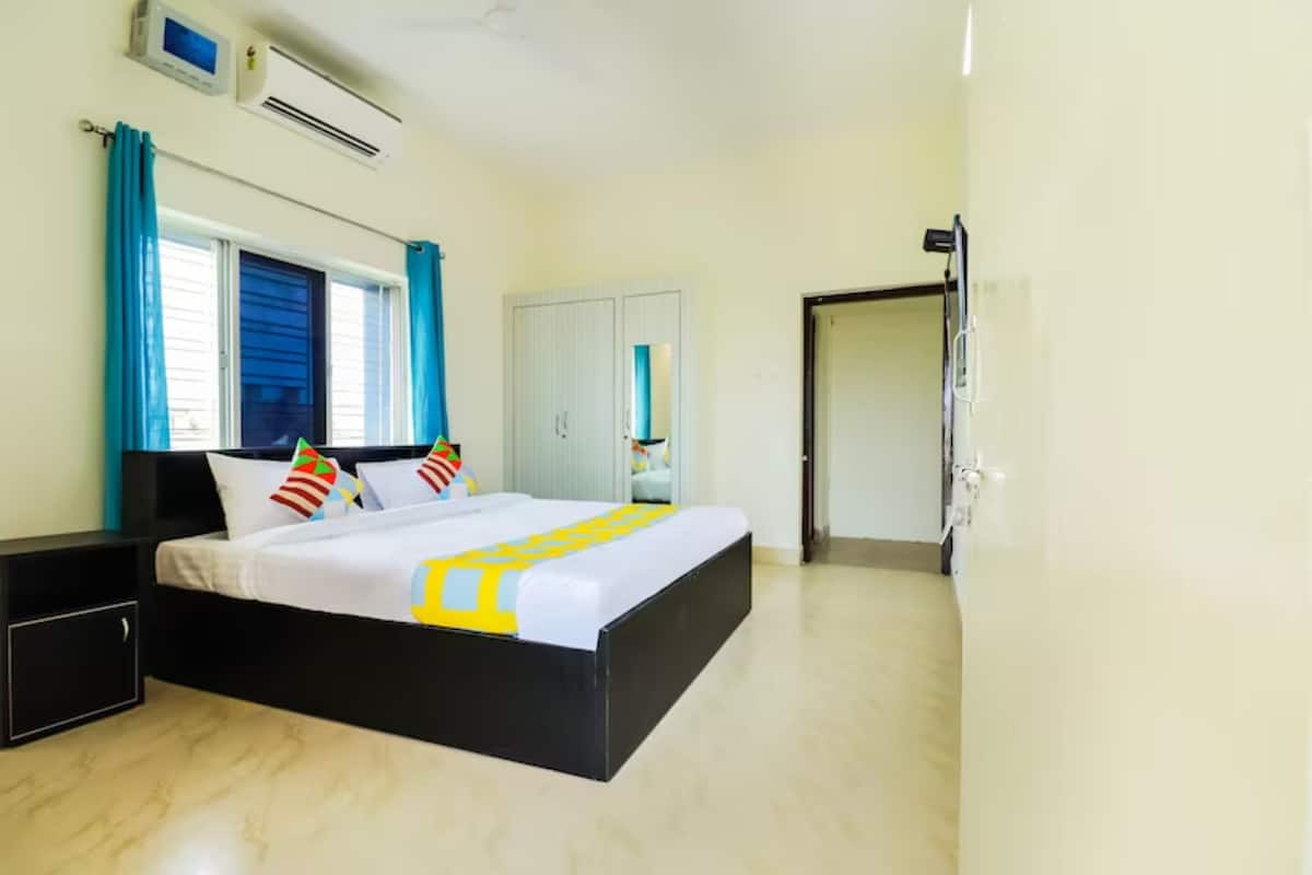 Deluxe Double Room, City View | Soundproofing, free WiFi, bed sheets