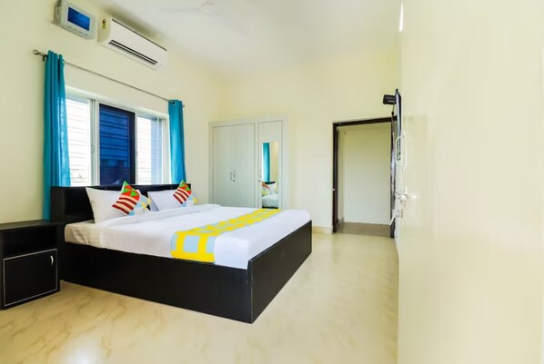 デラックス ダブルルーム シティビュー | 防音設備、WiFi (無料)、ベッドシーツ